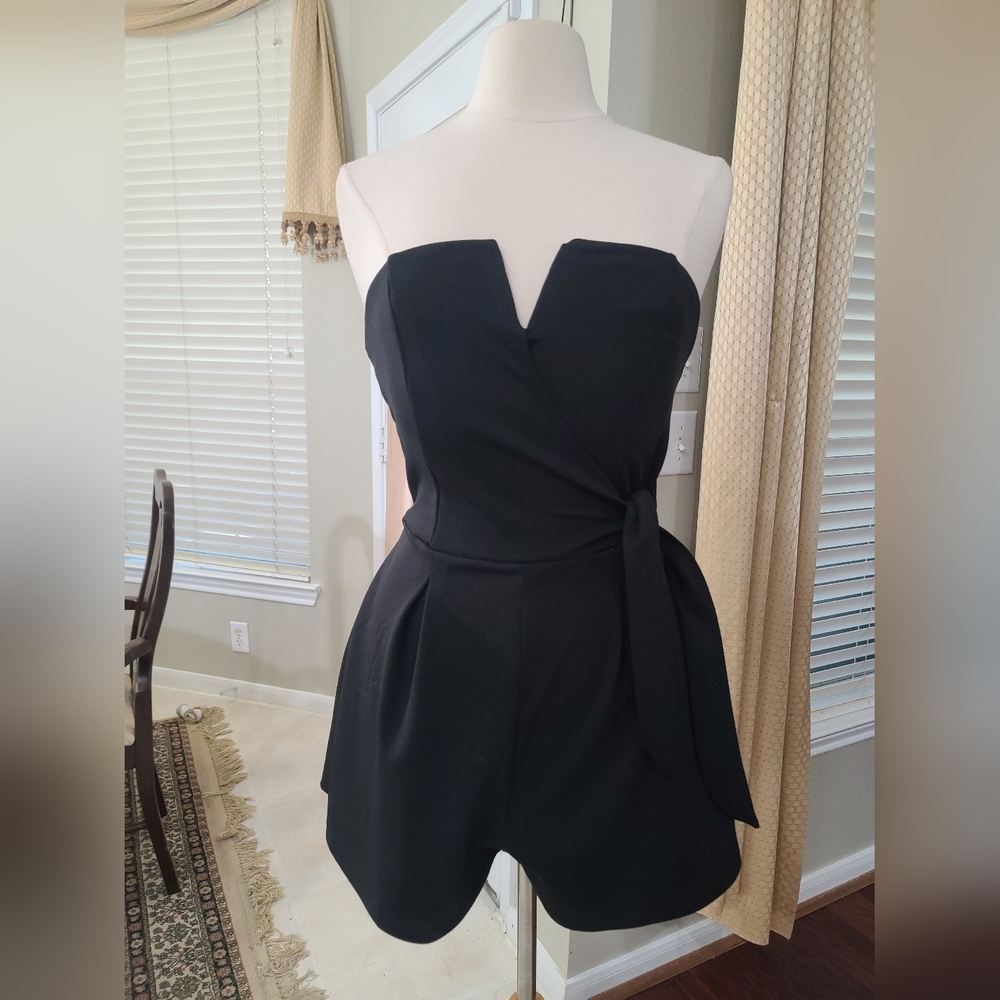 NWT Fun Sz.Lg Mi Ami Black Shorts Romper